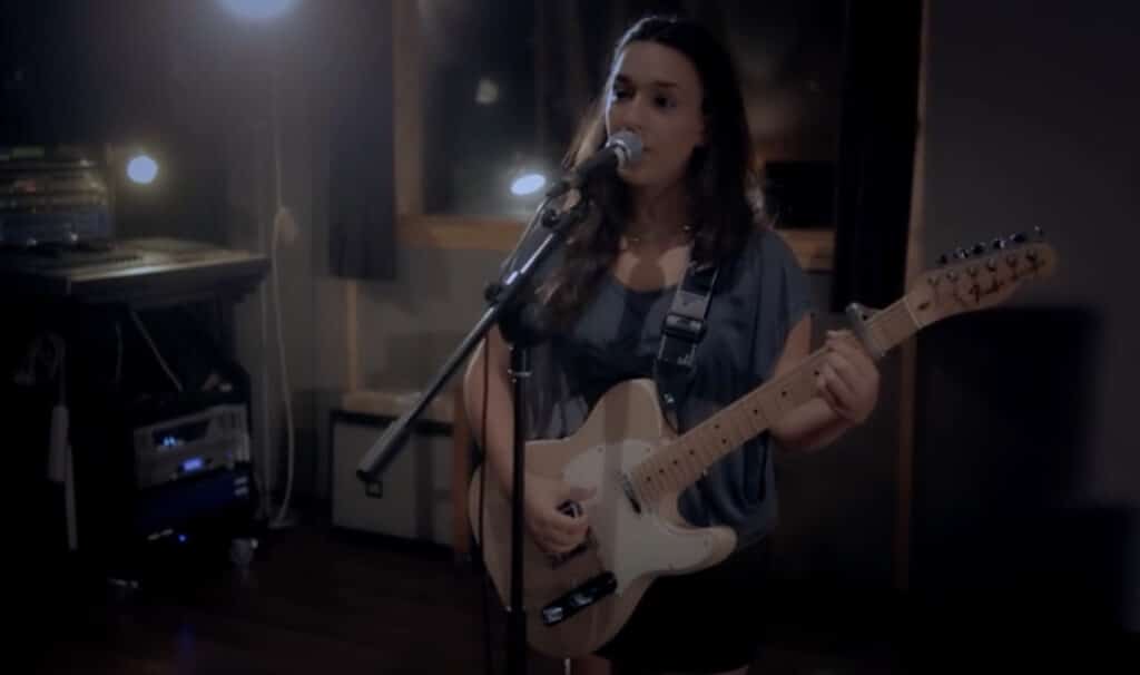 הורוד הזה של רחל והזהוב הזה של לאה גולדברג