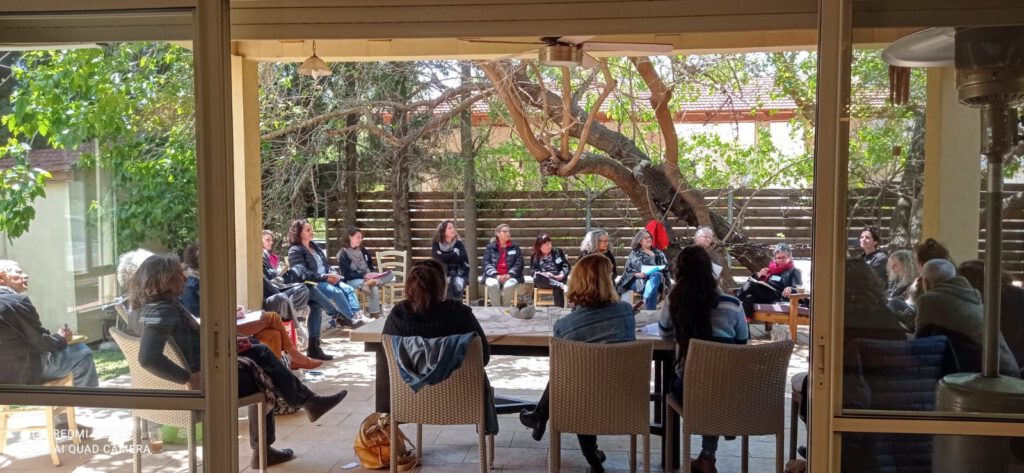 יש לי רפואה להביא לעולם.
